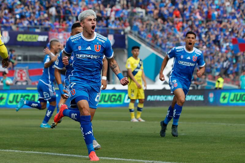 Maximiliano Guerrero celebra su gol contra Everton.