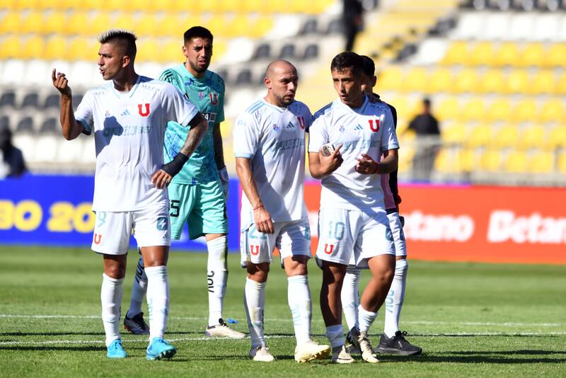 El llamado de atención de Marcelo Díaz a Lucas Assadi: “Pide más la pelota”. Foto: Aton.