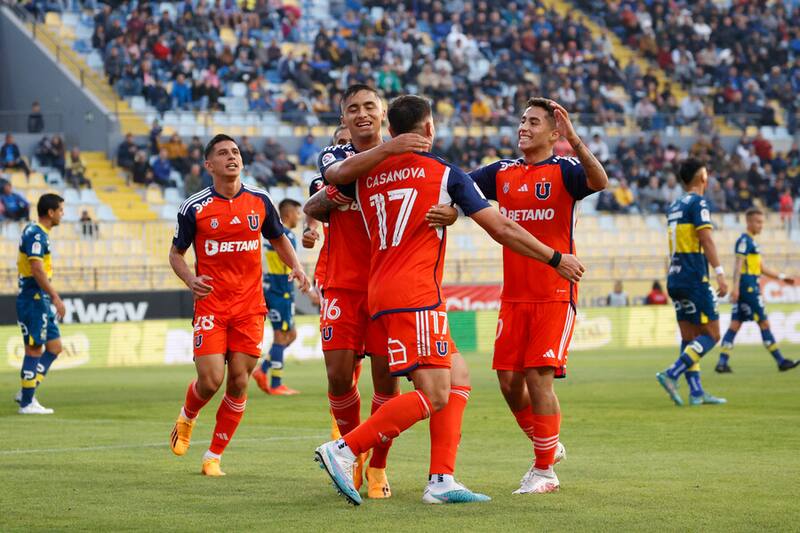 Un histórico azul que se coló en el triunfo de la U sobre Everton. Foto: Aton.