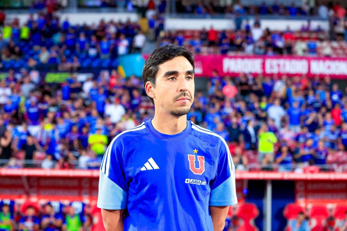 Francisco Meneghini podría estar viviendo sus últimos días como entrenador de los azules. Foto: Aton.