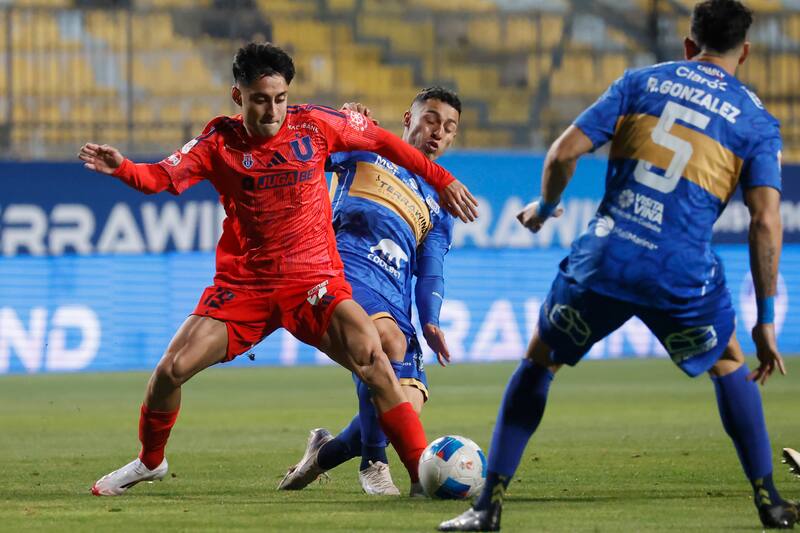 Los Universitarios no lograron imponerse a Everton y ahora esperan el duelo frente a Botafogo por Copa Libertadores. Foto: Photosport