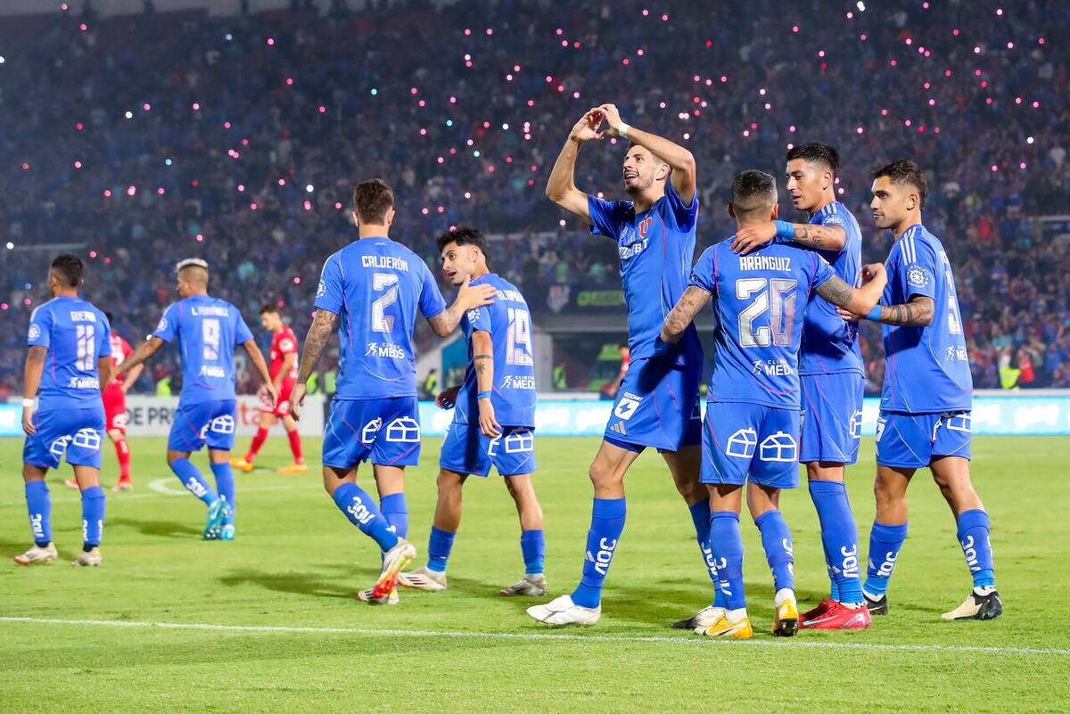 Álvarez sumó sangre joven al plantel de la U: regresaron los jugadores que estuvieron en el Sudamericano. Foto: Aton.