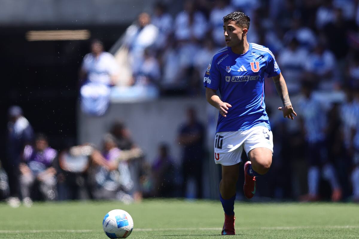 Se ilusionan en la U: Lucas Assadi sorprende y reaparece entrenando en este estadio del fútbol chileno. Foto: Aton.