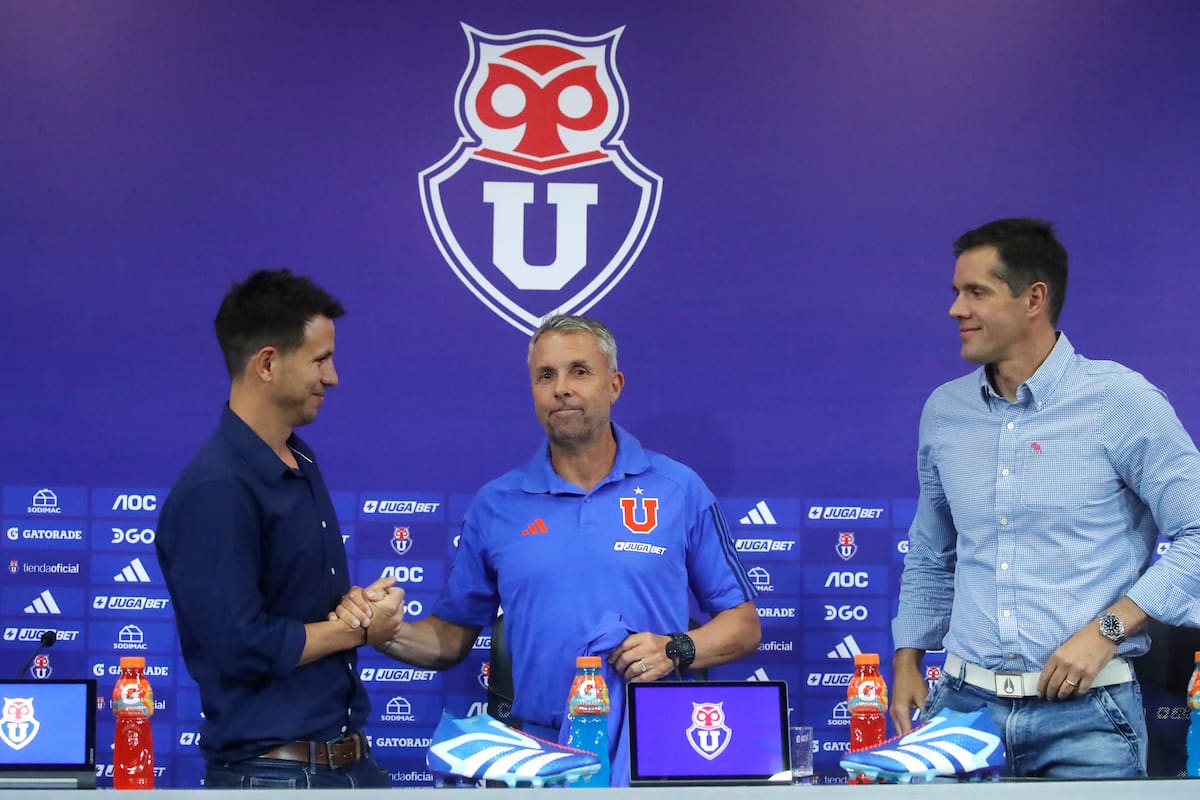 La U continúa moviéndose en el mercado de fichajes. Foto: Agencia Aton.