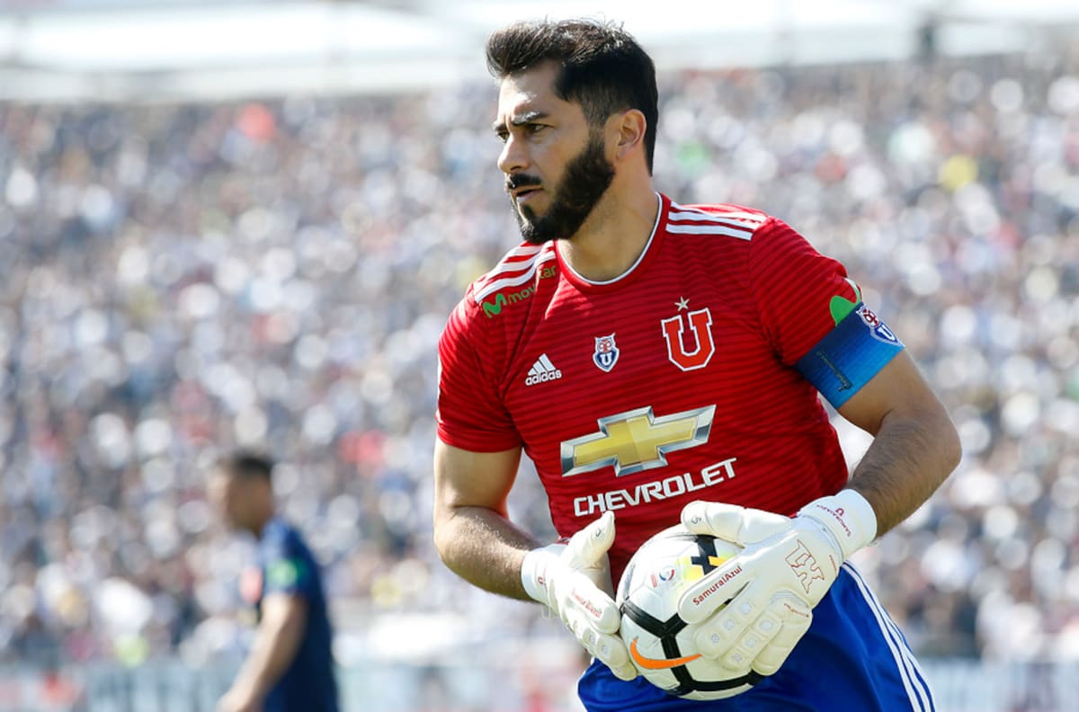 Johnny Herrera dispara contra Miguel Pinto y Fernando de Paul: “Jamás hubiera jugado en Colo-Colo”