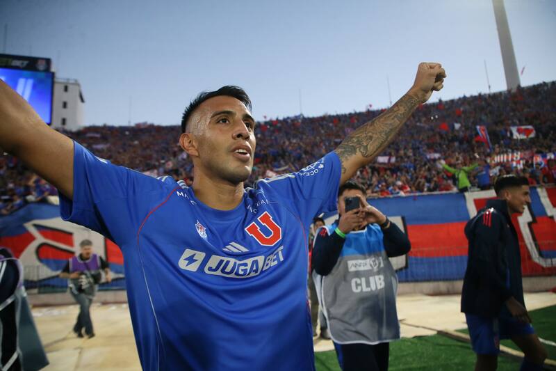 La U venció a la UC en el último minuto del partido. Foto: Agencia Aton.