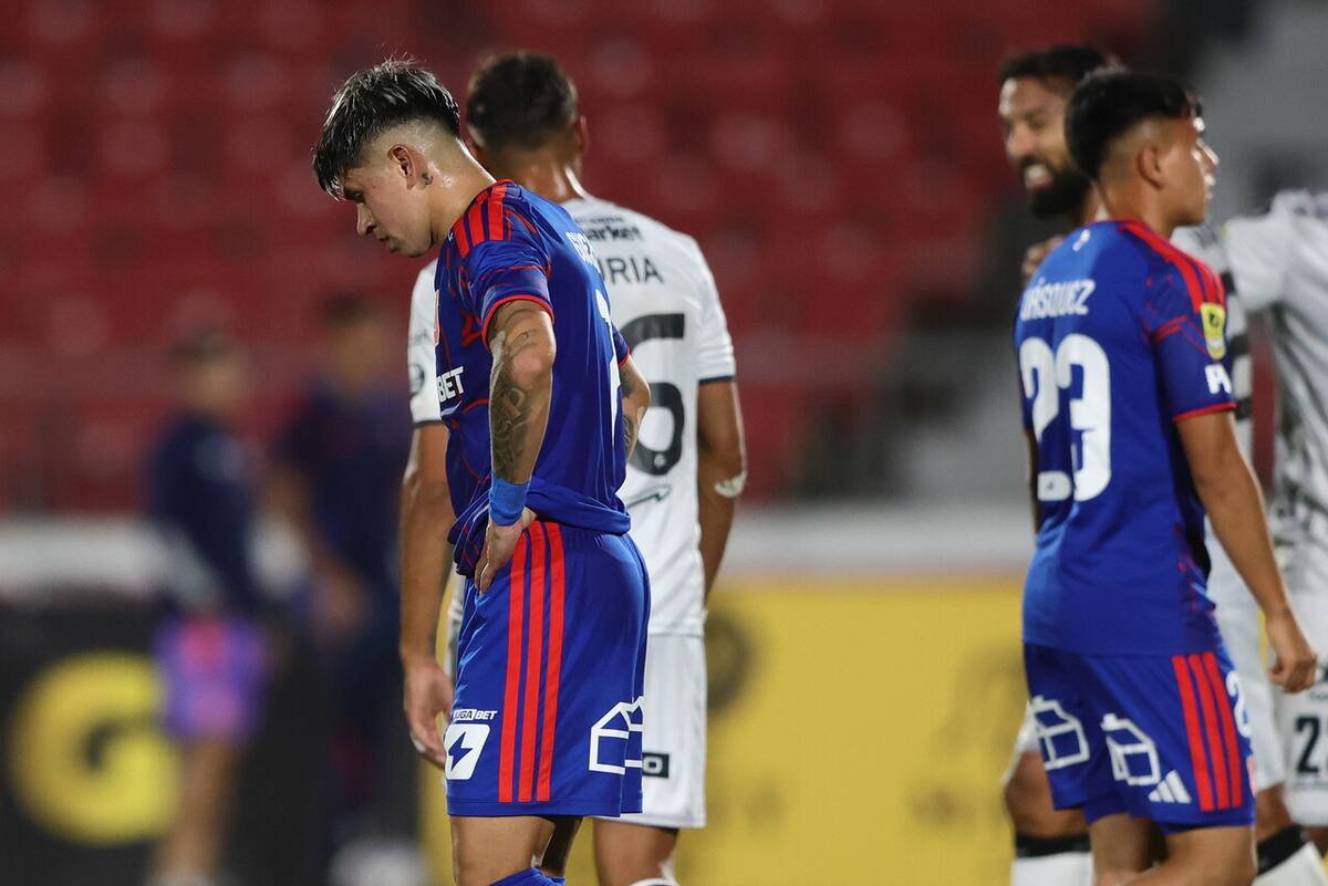 Autoboicot azul: la fórmula que condenó a la U ante Limache y la dejó al borde de la crisis antes del Superclásico. Foto: Aton.