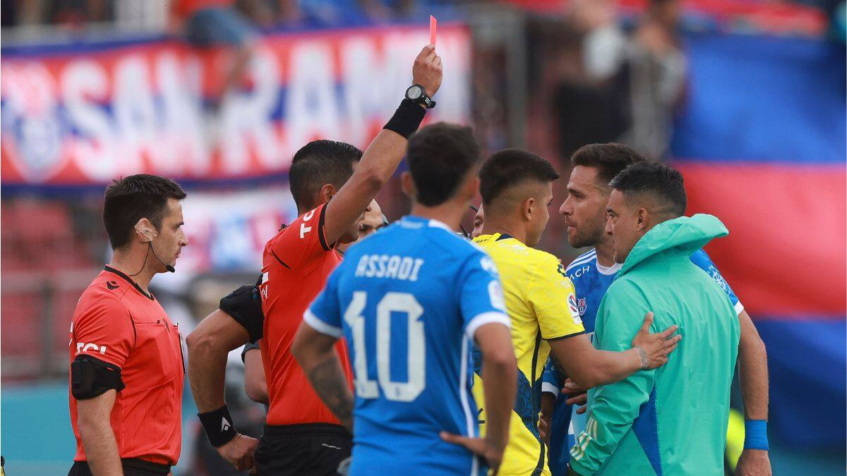 “Hijos de pu...” y “Malditos cu...”: Figuras de la U arriesgan severas sanciones por insultos contra los árbitros