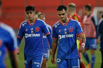 Llegó de emergencia a la U, se fue en silencio y ahora jugará en uno de los equipos del Manchester City