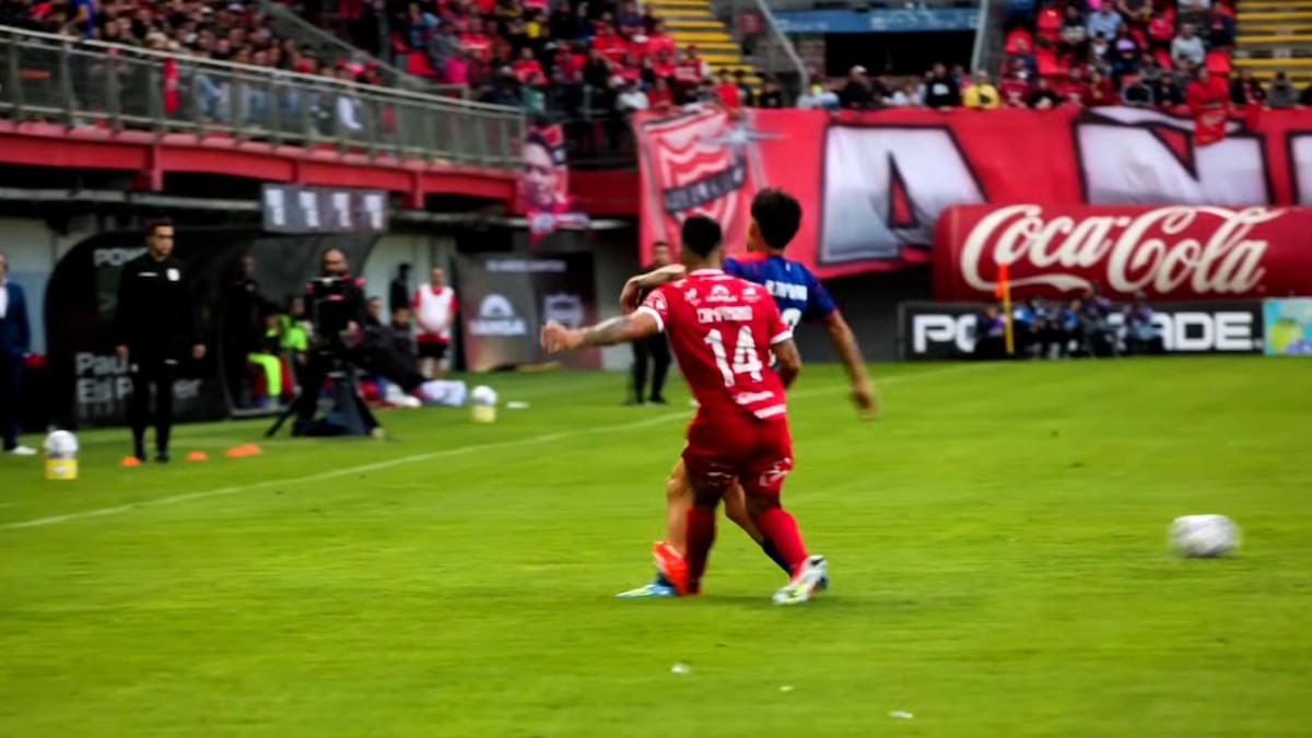 El audio del VAR que revela por qué Piero Maza no llamó a revisar el planchazo contra Javier Altamirano