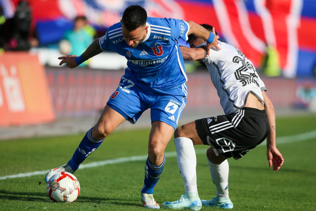 Matías Zaldivia se ha transformado en una de las grandes figuras de la U. Foto: Aton.