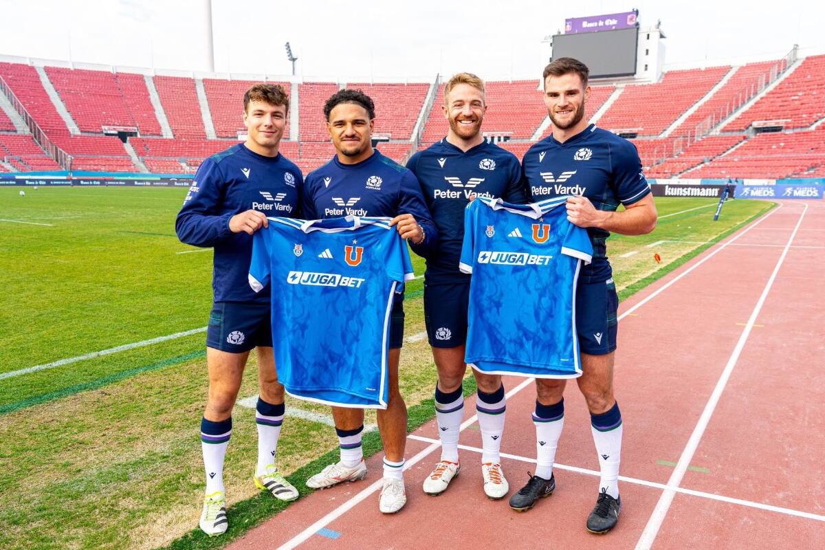 Seleccionado de Escocia le agradeció a la U por jugar en su estadio. Foto: @udechile.