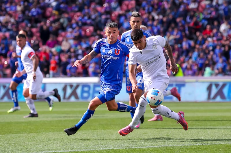 Esteban Matus enfrentando a los azules en agosto pasado. Foto: Aton