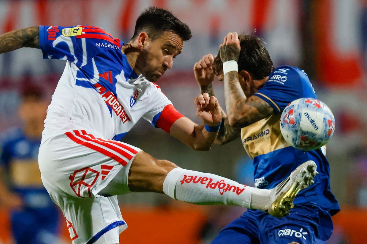 Matías Zaldivia, defensa de los azules, en el empate ante Everton. Foto: Aton.