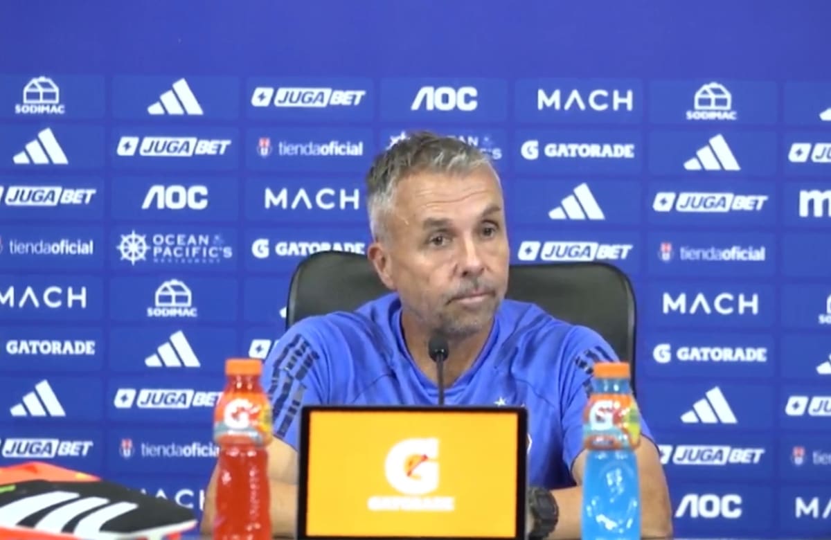 Gustavo Alvarez, entrenador de la U. Foto: Captura.