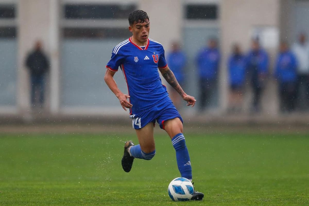 Zacarías Abuhadba jugando en las inferiores de la U en 2024.