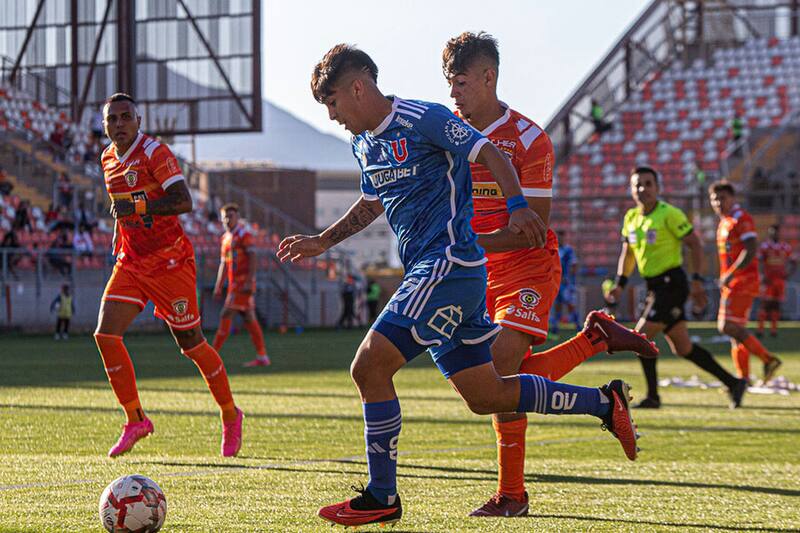 Marcelo Morales aún no renueva y puede salir gratis de la U, al igual que Gabriel Suazo de Colo Colo. Foto: Aton.