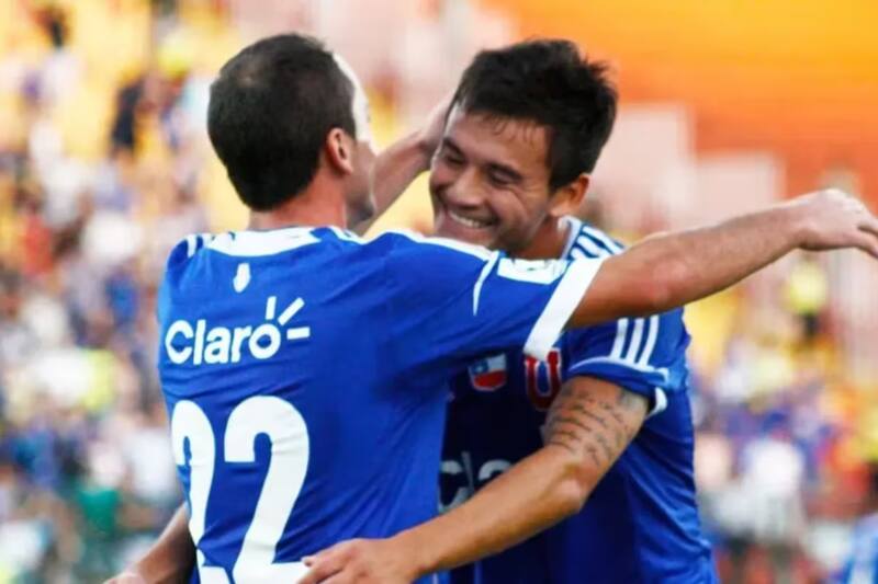 Charles Aránguiz con Gustavo Lorenzetti.