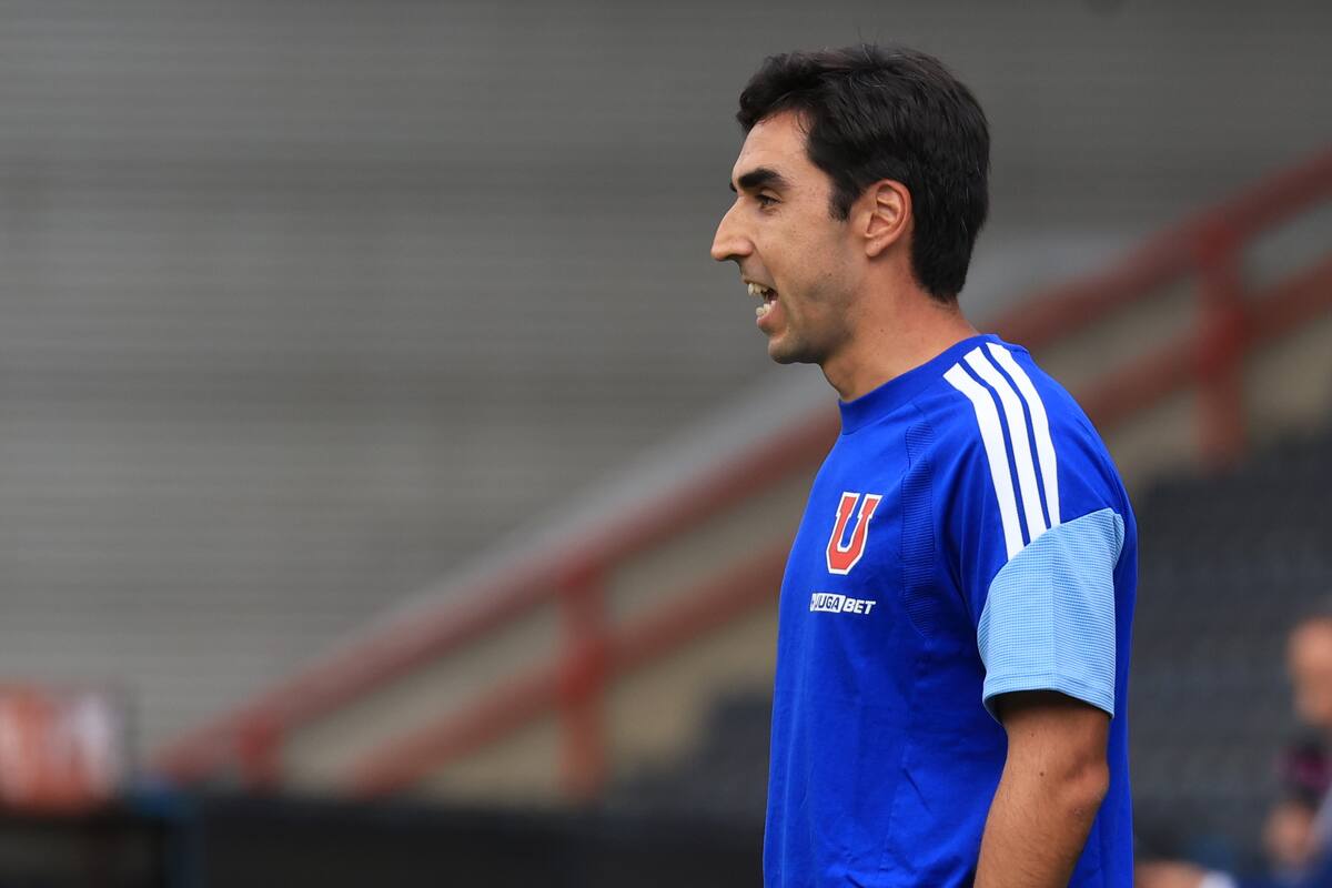 Francisco Meneghini, entrenador de los azules en la derrota ante Huachipato. Foto: Aton.