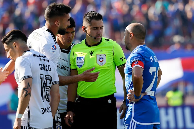 Las amonestaciones podrían traerle problemas a la U en la recta final del torneo.