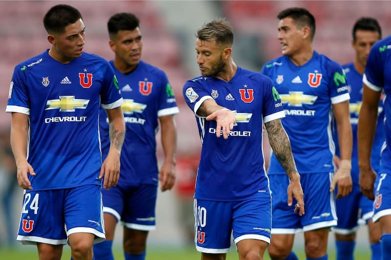 Buenos amigos hizo en el plantel de la U Gastpn Fernández. Foto: Agencia Aton.