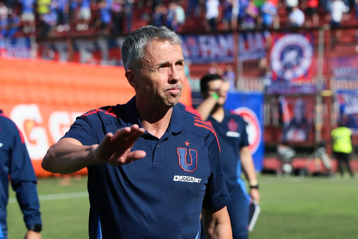 Gustavo Álvarez, DT de los azules. Foto: Aton.