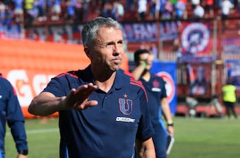 Entre el desgaste y el silencio: la trama que aleja a Gustavo Álvarez en U. de Chile