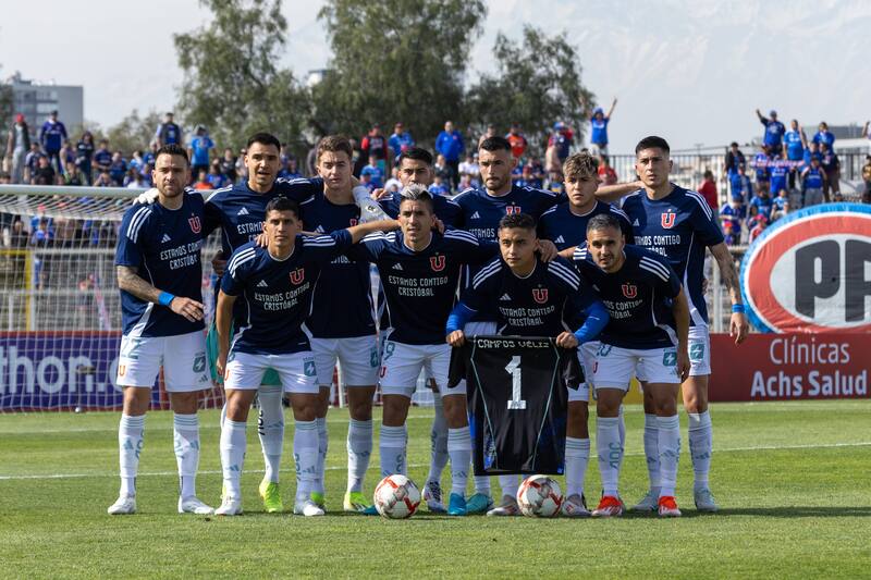 El sentido homenaje de la U a Cristóbal Campos. Foto: Felipe Escobedo.