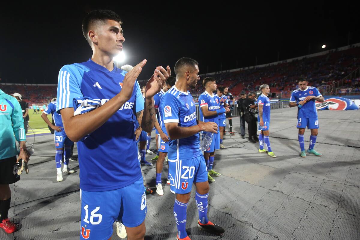 Jugadores de la U en el choque ante Cobresal.