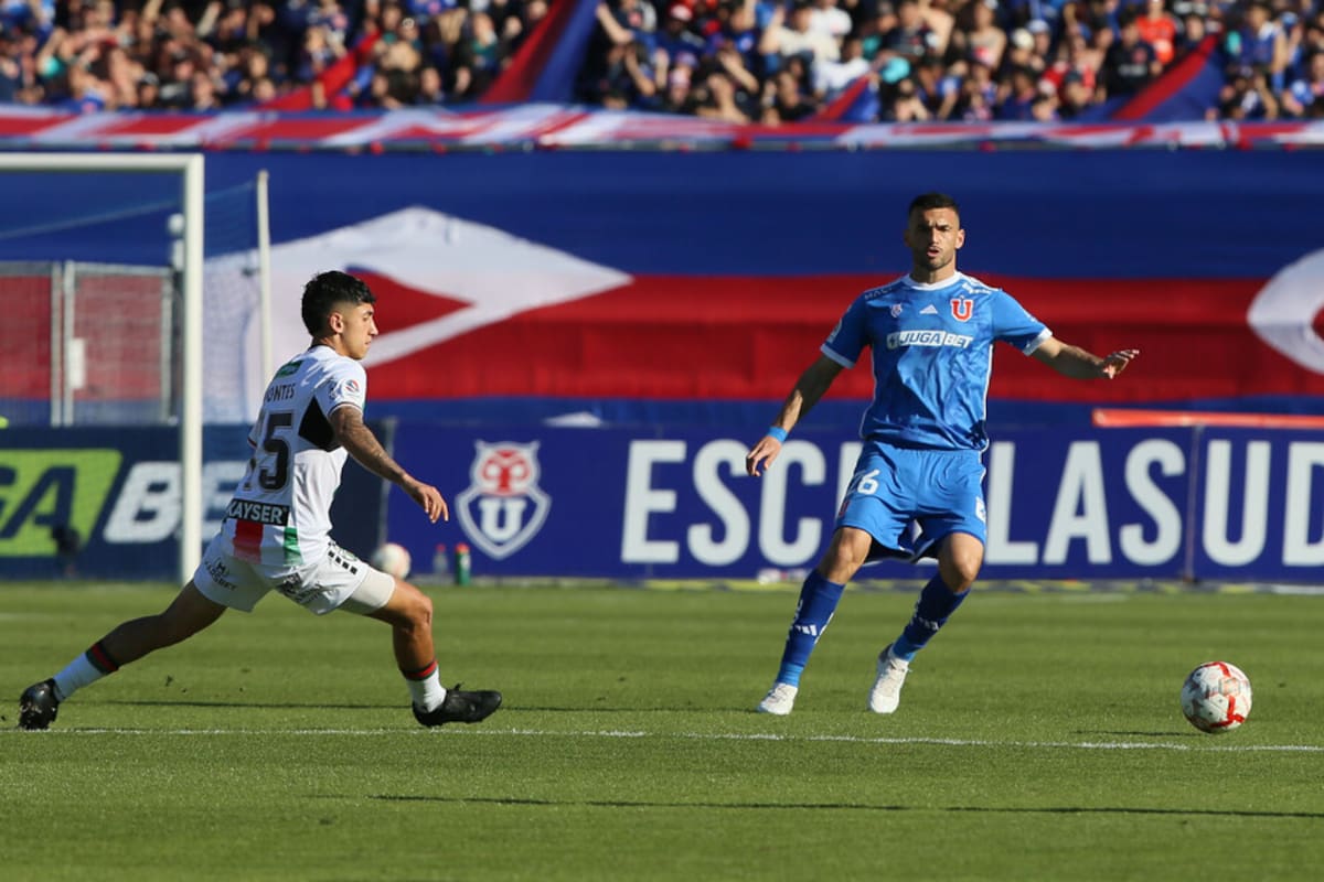 El jugador de la U que se llevó todos los aplausos de los hinchas azules: “Es mi religión”. Foto: Aton.