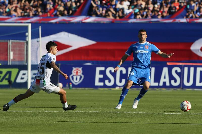 El jugador de la U que se llevó todos los aplausos de los hinchas azules: “Es mi religión”. Foto: Aton.