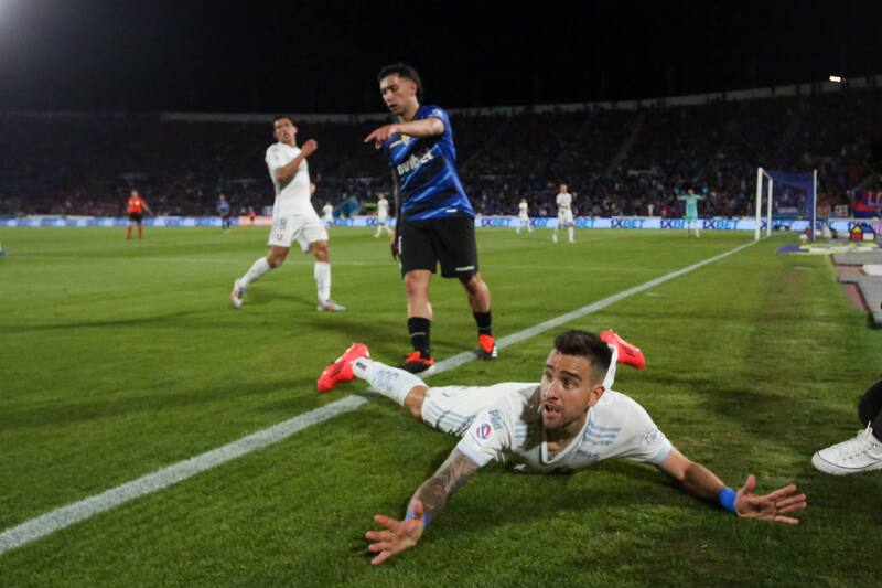 Matías Zaldivia ante Huachipato.