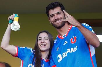 VIDEO | Valentina Toro y Marco Grimalt fueron homenajeados por la U: recibieron tremenda ovación