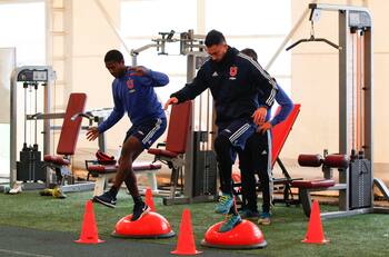 Fue el fichaje más exótico de la U en los últimos años y hoy vuelve a ser noticia