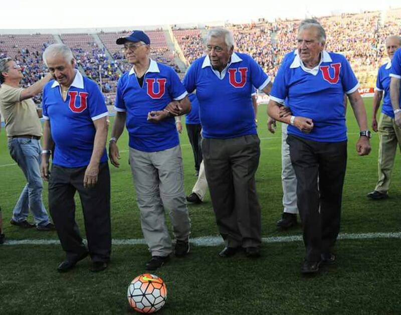 Sergio Navarro (primero, de derecha a izquierda), ídolo de la U.