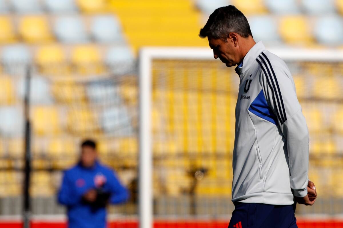 Mauricio Pellegrino se encontró con uno de los cortados de la U. Foto: Aton.