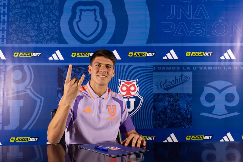 Lucas Romero fue presentado como refuerzo azul.