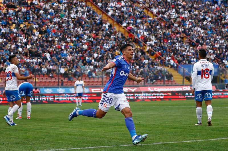 Israel Poblete es uno de los jugadores que seguiría en la U en 2024. Agencia Aton