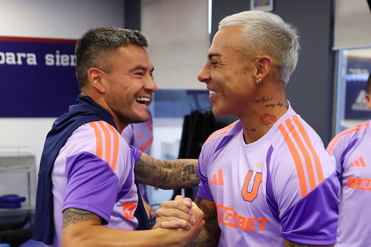 Charles Aránguiz y Eduardo Vargas.