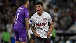Antes de enfrentar a la U: polémica sanción de la Conmebol a Lanús en Copa Sudamericana