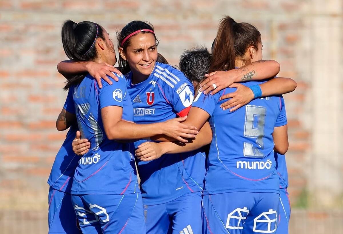 Las azules ganaron por 3-2 a Unión Española en la semifinal de ida. Foto: @udechilefem.