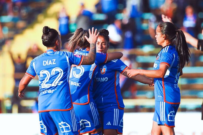 La U perdió puntos en el fútbol femenino.