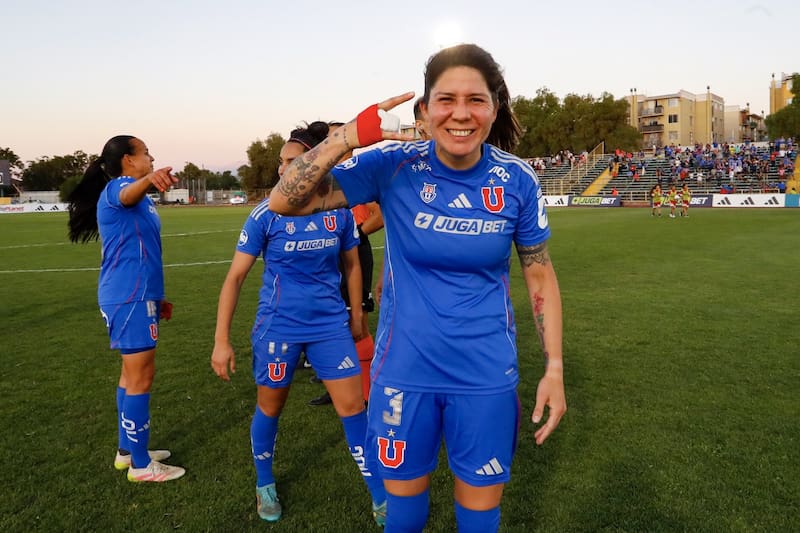 Las azules se quedaron con el triunfo ante Unión Española y estarán en la final del Campeonato Nacional Femenino. Foto: @Udechilefem.