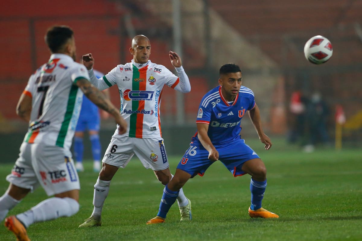 Los tres grandes del fútbol chileno quedaron a cinco puntos de Cobresal y Huachipato, al finalizar la primera rueda del Campeonato Nacional. Foto: Agencia Aton.