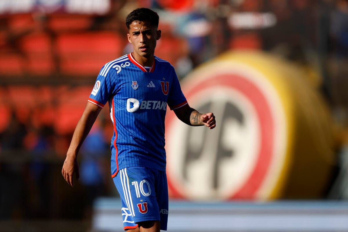 El jugador de Universidad de Chile Lucas Assadi estará con la Selección Preolímpica.