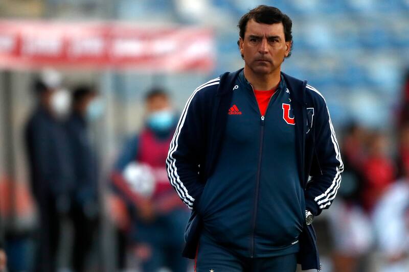 Esteban Valencia fue director técnico interino de Universidad de Chile en dos periodos. (Foto: Agencia Aton)