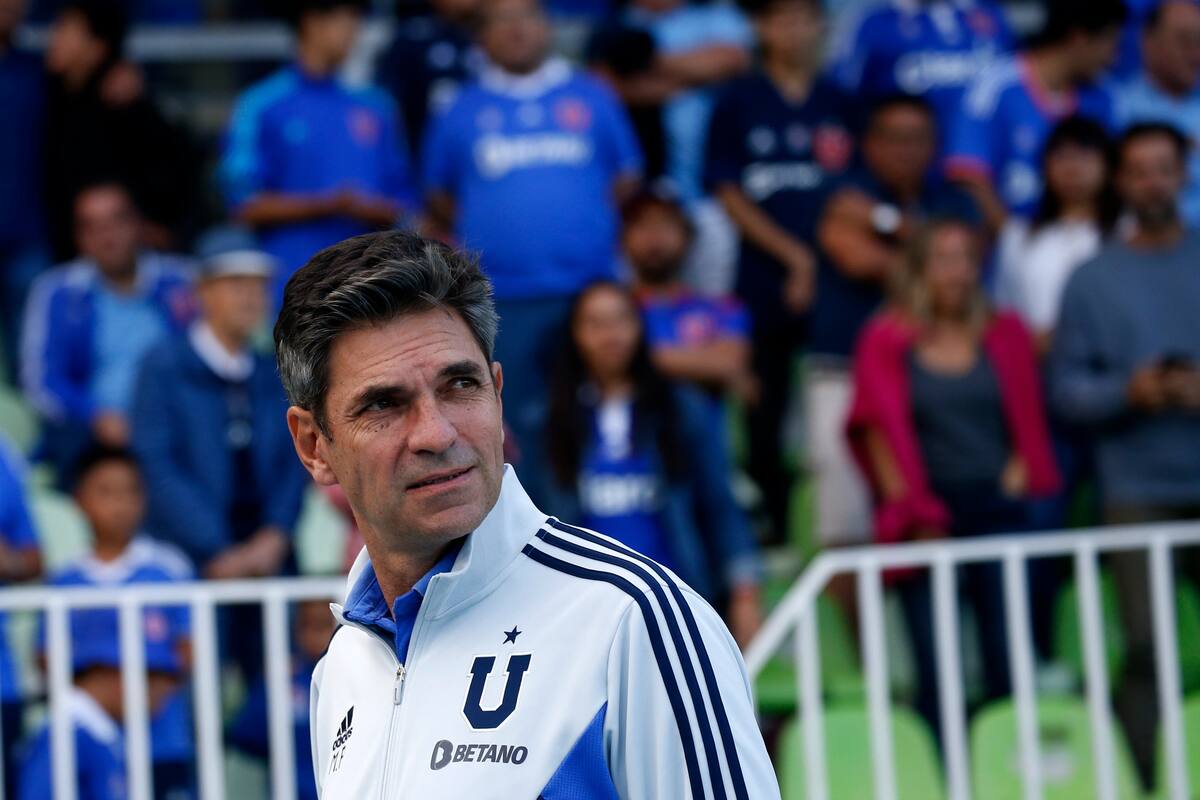 Mauricio Pellegrino informó el castigo que tendrá Leandro Fernández en la U. Foto: Aton.