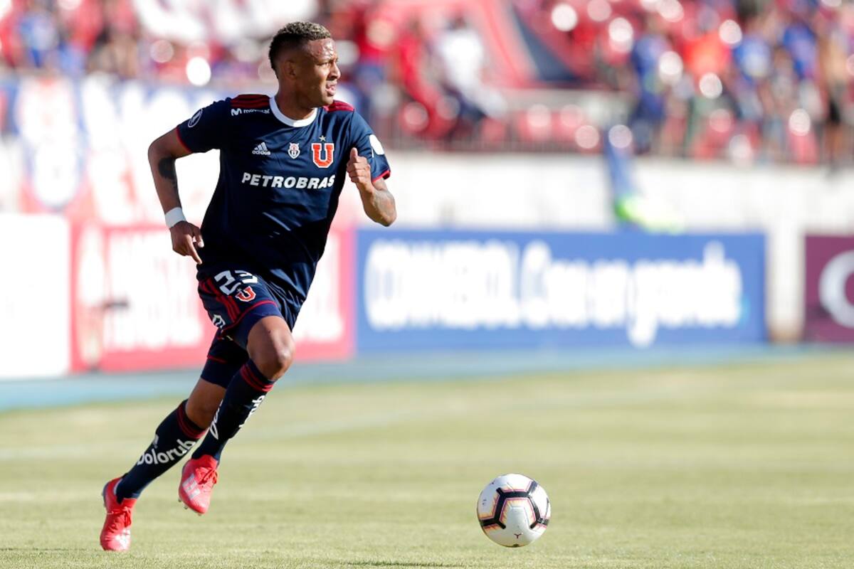 Futbol, Universidad de Chile vs Melgar
Copa Libertadores 2019
El jugador de Universidad de Chile Gabriel Torres controla el balon durante el partido de Copa Libertadores contra Melgar disputado en el estadio Nacional de Santiago, Chile.
Javier Torres/Photosport
Football, Universidad de Chile vs Melgar
2019 Copa Libertadores Championship
Universidad de Chile's player Gabriel Torres controls the ball during the Copa Libertadores Championship match against Melgar held at the National stadium of Santiago de Chile.
13/02/2019
Javier Torres/Photosport