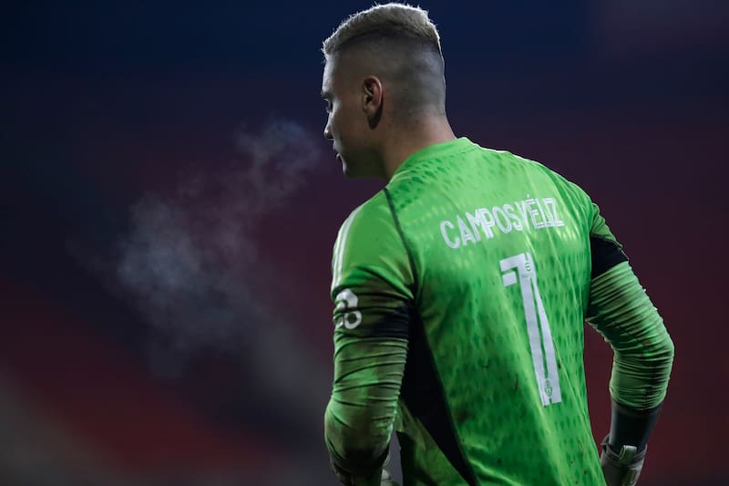 Cristóbal Campos, defendiendo los colores de la U.
