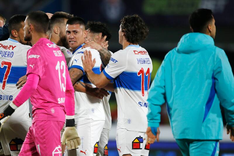 Nicolás Castillo en el Clásico Universitario disputado en el Estadio Nacional
